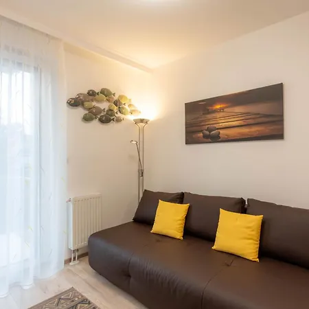 Apartment Corner *
