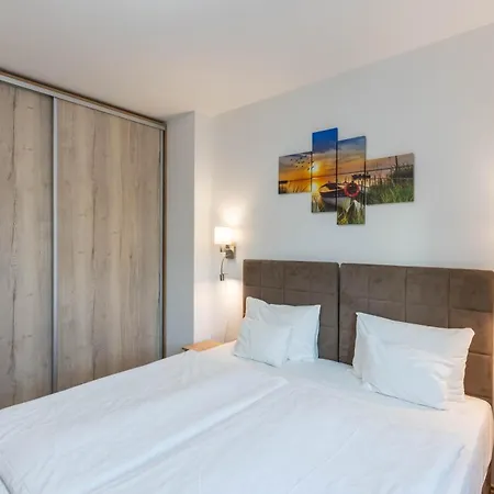 Corner Apartment *